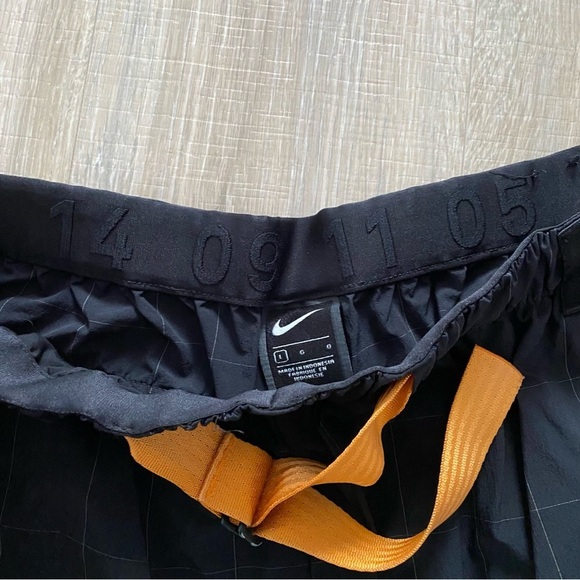 Nike Tech Pack Woven Shorts Sz L BV4458-010 - Picture 5 of 13